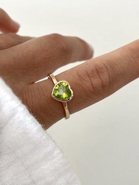 "THE HEART" Peridot ring