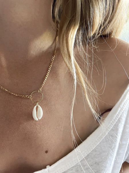 Collier cauri blanc
